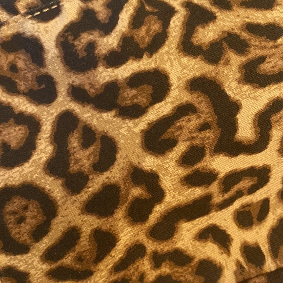 Leopard print pants! 🤎 - Picture 2 of 6